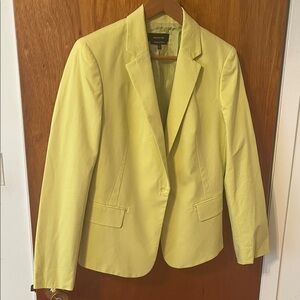 Stylish Jones New York Light Green Blazer. Size 12. New w/o tag